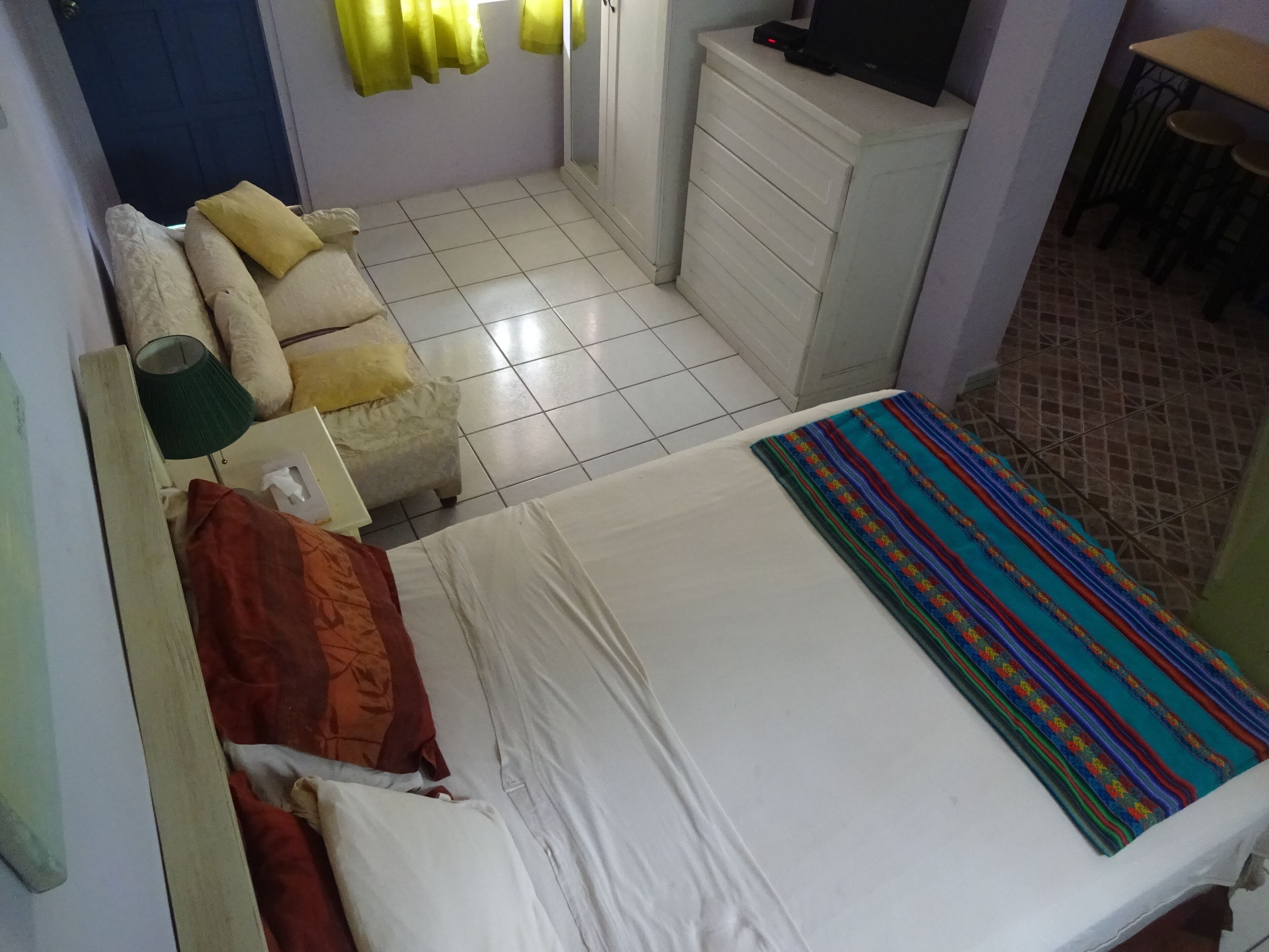 Desk, iron/ironing board, WiFi, bed sheets