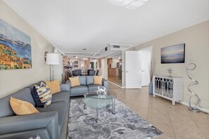 Living area - Siesta Key  Horizons West #307 - 2 Bedroom Unit with a View of the Gulf of Mexico (Sarasota)