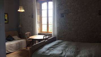 Suite Confort, salle de bains attenante, vue jardin (Chambre Blue)