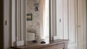 Classic Double Room, Ensuite (Chambre Balcon)