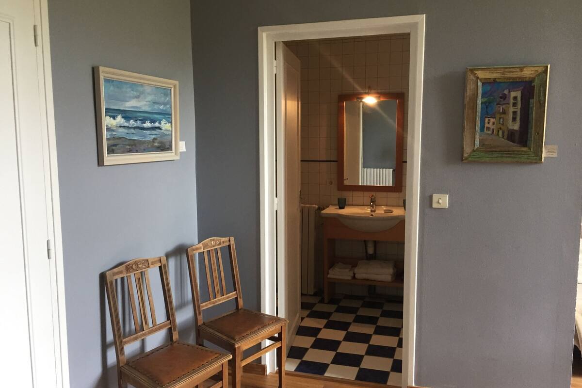 Comfort-Suite, mit Bad, Gartenblick (Chambre Blue)