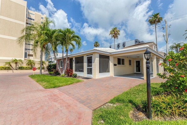 Unclassified image, 1 of 48, button