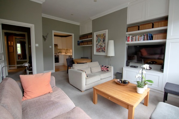 Apartment (2 Bedrooms) | Living room | 20-inch TV with digital channels