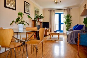 Apartment (2 Bedrooms) | Living room | 20-inch TV with digital channels