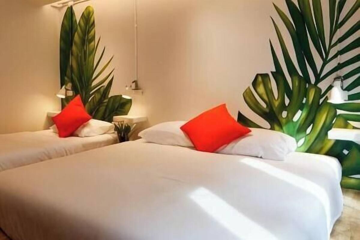 Free WiFi, bed sheets