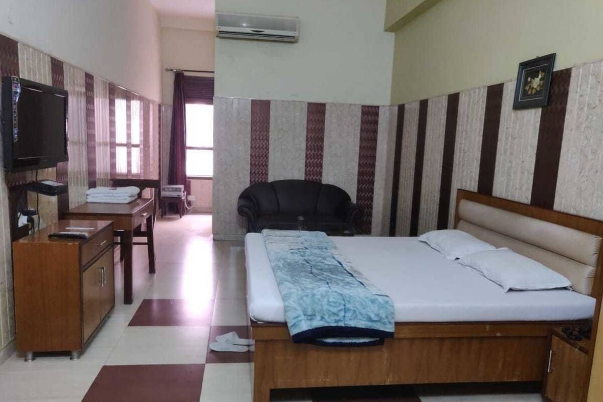 Deluxe Room | Free WiFi