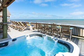 Tina de hidromasaje al aire libre