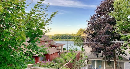 Charming Oasis in the Heart of Historic Downtown
