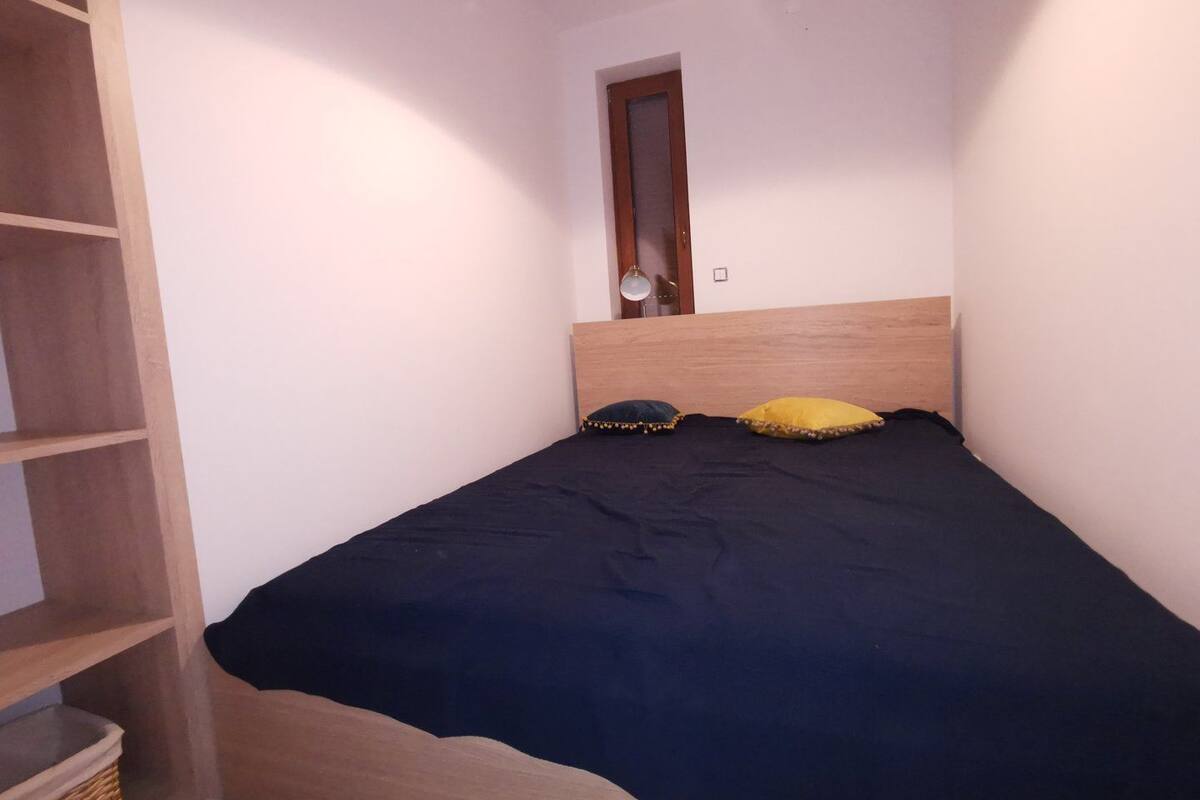 Departamento, vista a la montaña (9/1) | Tabla de planchar con plancha, wifi gratis y ropa de cama