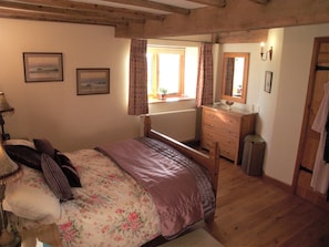 1 bedroom, iron/ironing board, travel cot, free WiFi