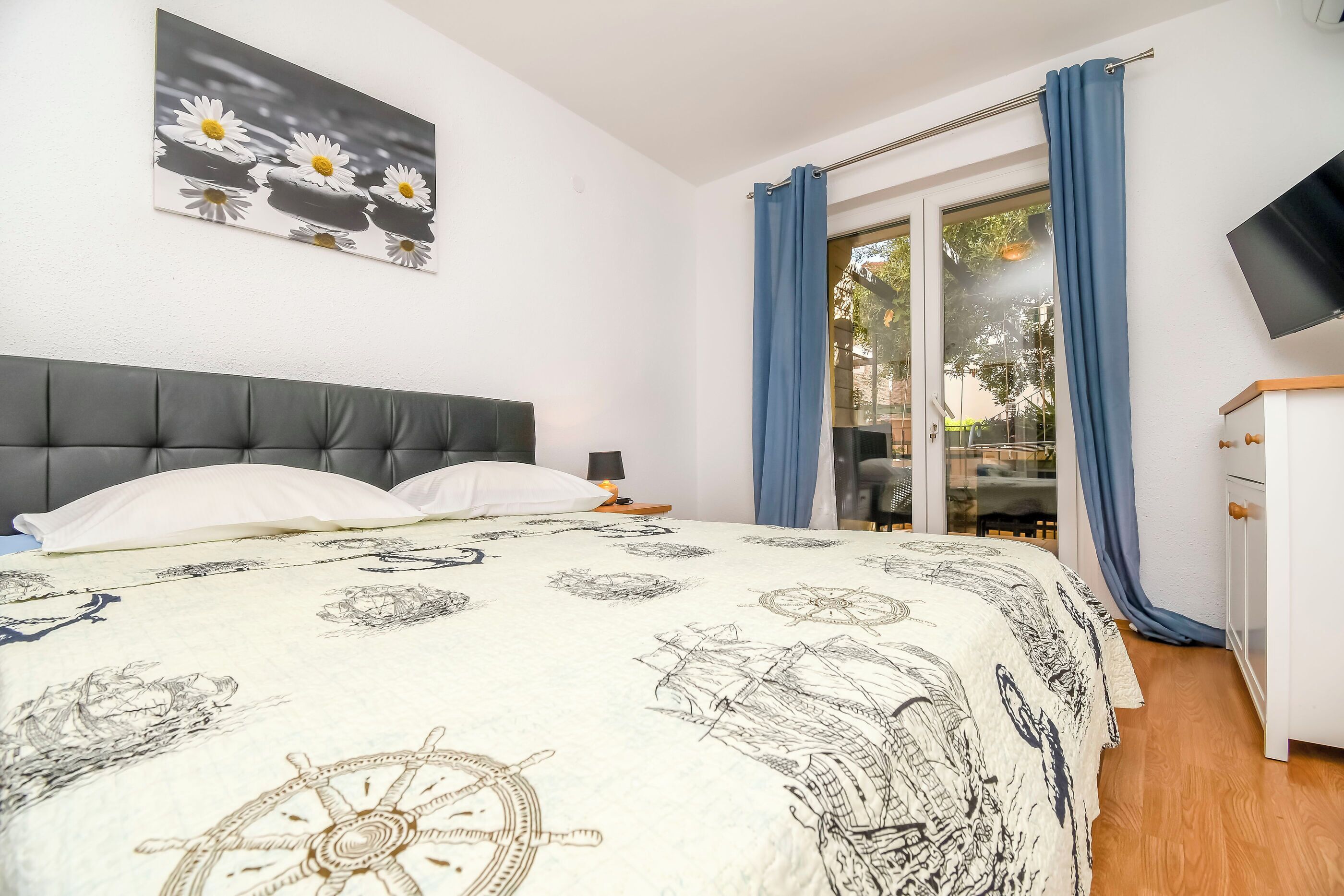 Room (S1) | Free WiFi, bed sheets