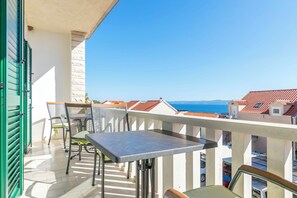 Apartment (A2) | Outdoor dining - Apartments and Room Napoli (Bol)