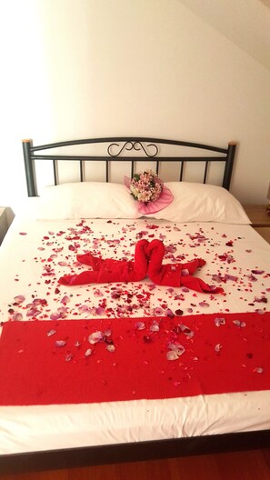 2 soverom, strykejern/-brett, wi-fi og sengetøy