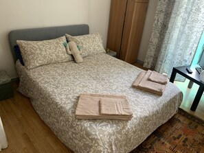 1 bedroom, free WiFi, bed sheets