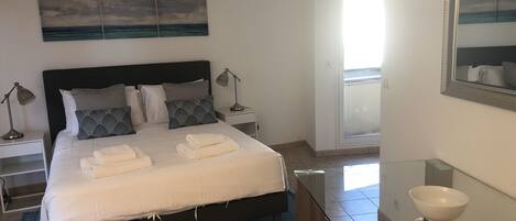 Strygejern/strygebræt, gratis Wi-Fi, sengetøj