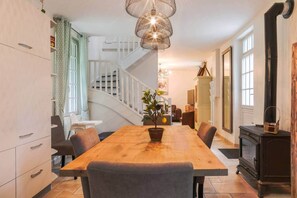 Dining - Country House - private garden access to pool (Continvoir)