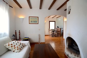 Fernseher, Kamin