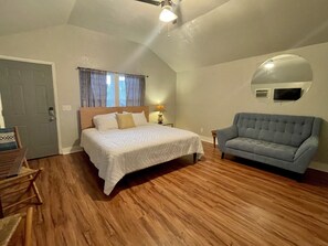 Iron/ironing board, free WiFi, bed sheets