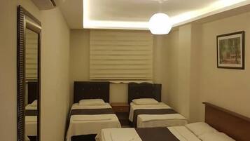 Vierpersoonskamer | Gratis wifi, beddengoed