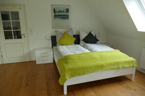 3 Schlafzimmer, Bügeleisen/Bügelbrett, WLAN, Bettwäsche