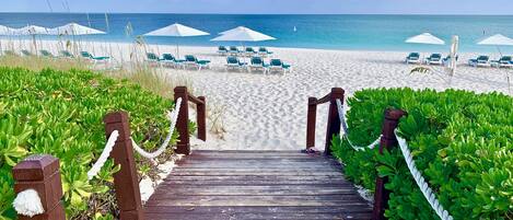 Am Strand, Liegestühle, Strandtücher