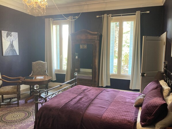 1 chambre, fer et planche à repasser, Wi-Fi gratuit, draps fournis