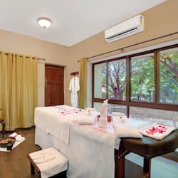 Sauna, bilik wap, rawatan badan, urutan tisu mendalam, urutan Sweden