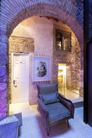 Área de estar no saguão