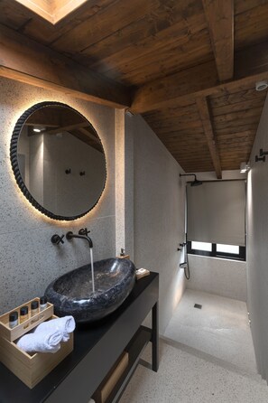 Suite (Acropolis View) | Premium bedding, minibar, in-room safe, desk - Noma Hotel (Athens)