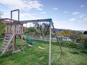 Children's area - Spacious cottage with private pool and pets allowed in Saint-Priest-la-Prugne (Saint-Priest-la-Prugne)