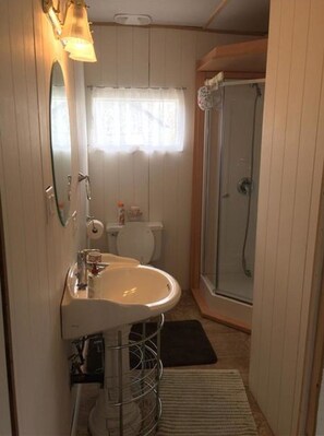 Ensemble baignoire-douche, savon