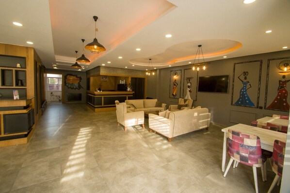 Lobby lounge