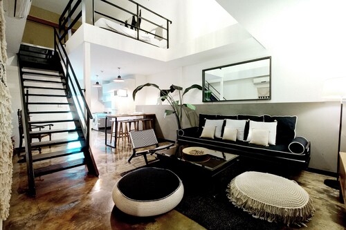 Two Level Suite Apt for 4 adults