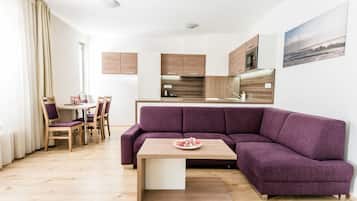 Comfort Apartment | Living area | LCD TV, Netflix