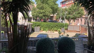 Deluxe Studio Suite | Terrace/patio