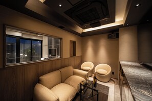 Executive-Suite | 1 Schlafzimmer, hochwertige Bettwaren, individuell dekoriert