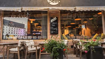 Cafe