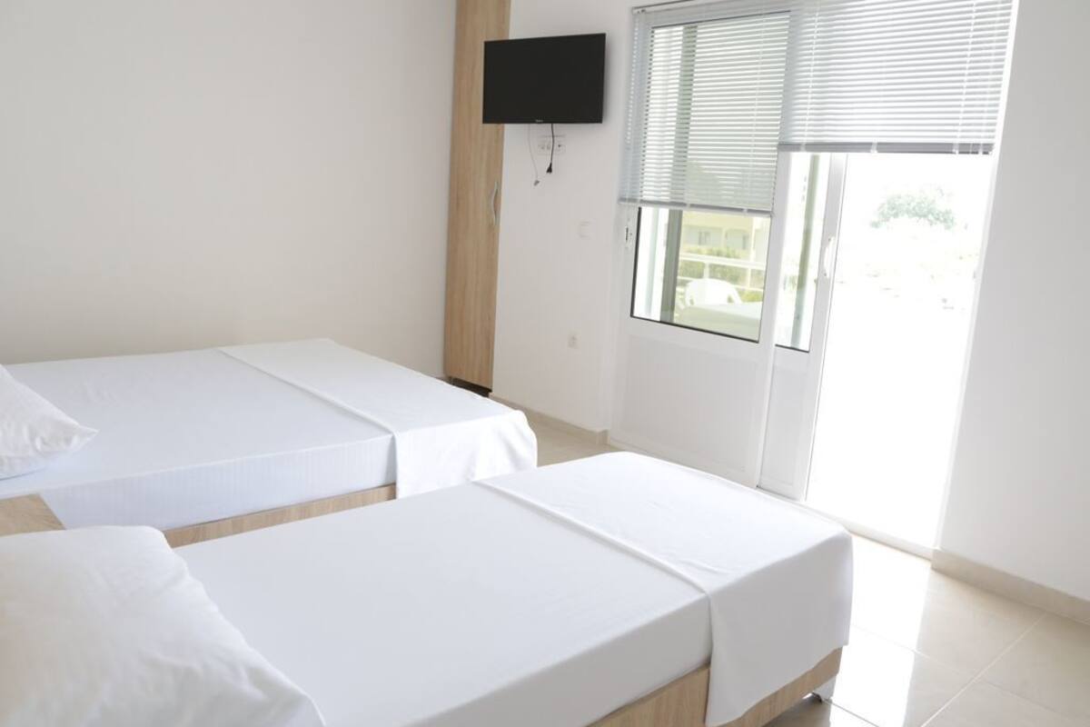 Premium bedding, soundproofing, free WiFi