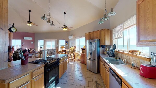 Fridge, microwave, oven, stovetop