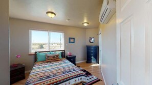 15 bedrooms, free WiFi