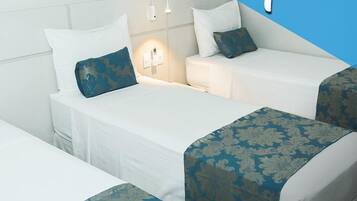 Quarto triplo executivo | Frigobar, cofres nos quartos, escrivaninha