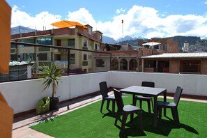 Family Room | Terrace/patio