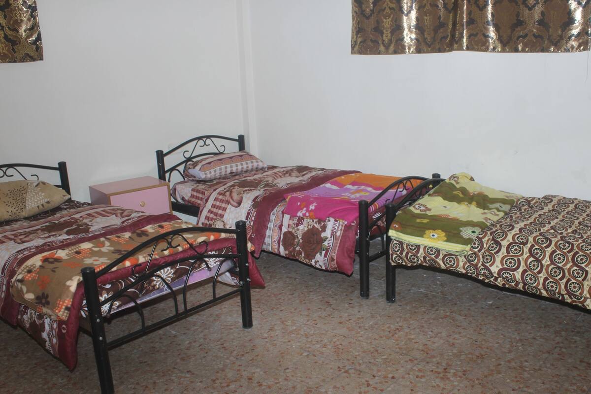 Caja de seguridad en la habitación y sistema de insonorización