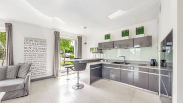 Apartment (1, ul. Zachodnia 1) | Living room | Flat-screen TV