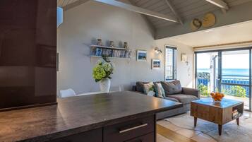 TV, DVD player, offices