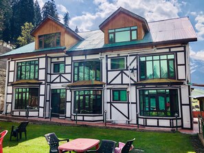 Exterior - Hotel Glacier Heights (Gund)