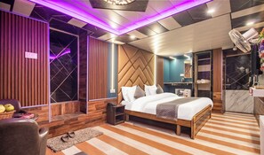 Room - Hotel Glacier Heights (Gund)