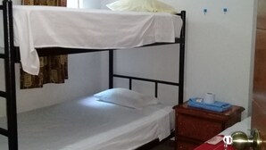 Basic Shared Dormitory - JP - Ebe Nezer - Hostel (Nazca)