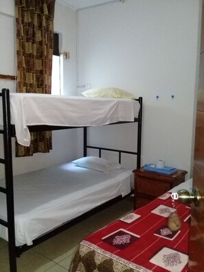 Basic Shared Dormitory | Iron/ironing board, free WiFi