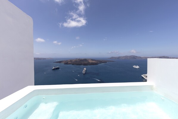 Deluxe Villa, 2 Bedrooms, Jetted Tub, Sea View  (Drop) | Vue sur la plage/l’océan